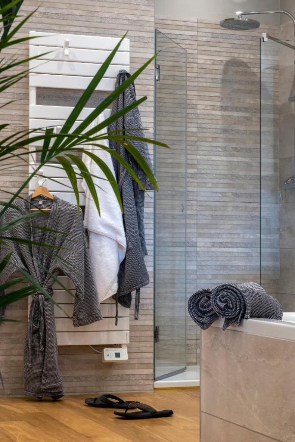 Escale Rochelaise B&B, Spa Bain Nordique Et Sauna Tonneau La Rochelle  Kültér fotó